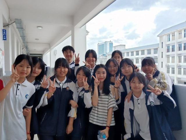 凡星灿烂 | 翟梅芳：雪里温柔，水边明秀，不借春工力