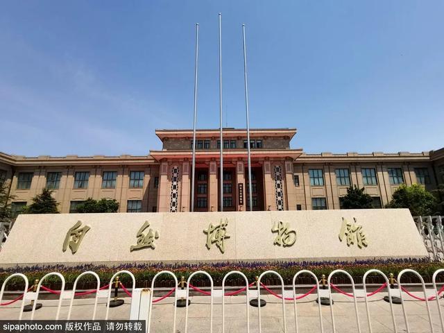观天文学历史，看宝石感受大自然，这些博物馆地铁可直达！