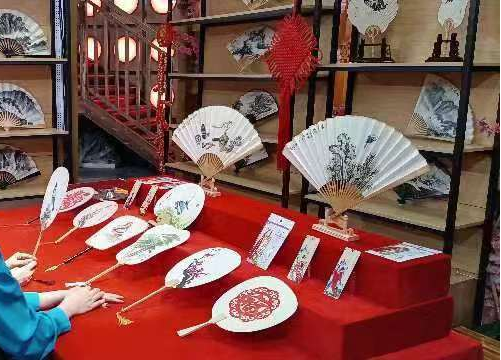 欢乐过大年 | 不止年夜饭！舞龙、舞狮、非遗体验......京城酒店年味儿十足