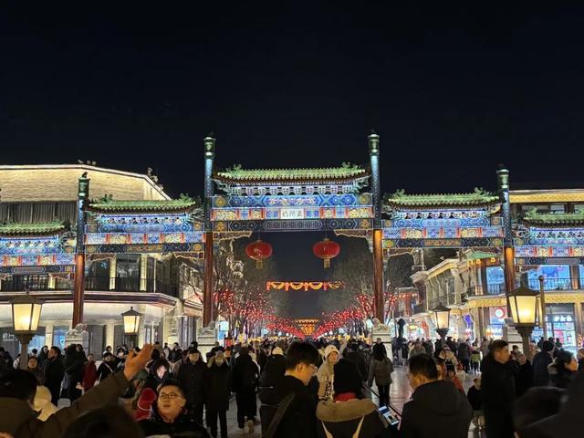除夕 | 赏璀璨光影，迎龙年新春