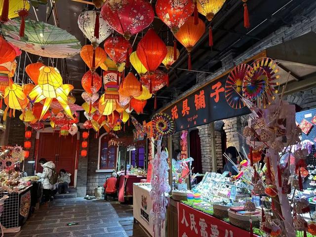 除夕 | 赏璀璨光影，迎龙年新春