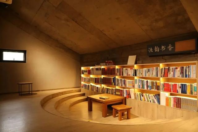 文化过大年｜假期最后一天，打卡公园里的宝藏书店