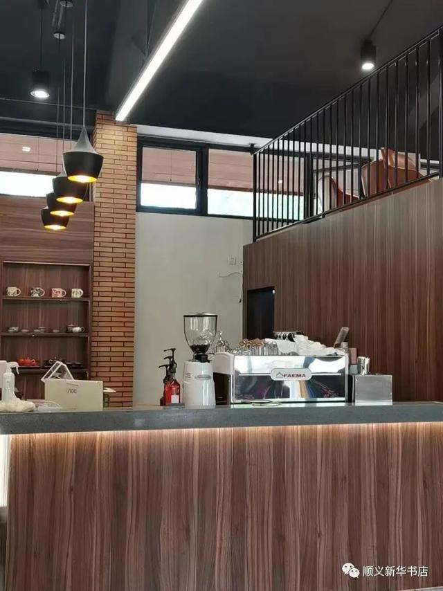 文化过大年｜假期最后一天，打卡公园里的宝藏书店