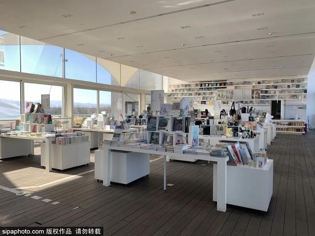 文化过大年｜假期最后一天，打卡公园里的宝藏书店