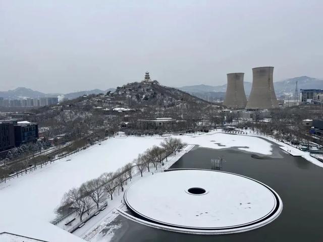 瑞雪兆丰年，当京城遇上龙年初雪，美如画卷