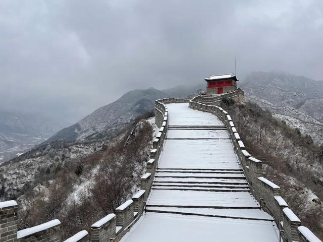 瑞雪兆丰年，当京城遇上龙年初雪，美如画卷