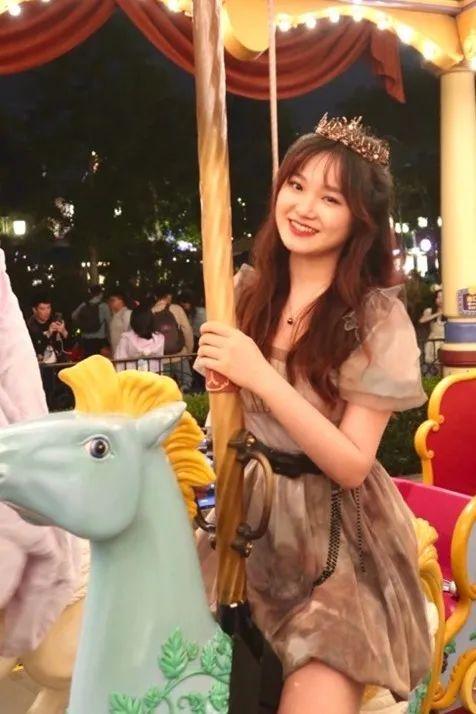 江南→港大→证券研究所，她一路拼搏、一路生花!