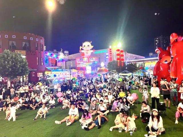 今天,北京夜市“顶流”新添文玩淘宝街!