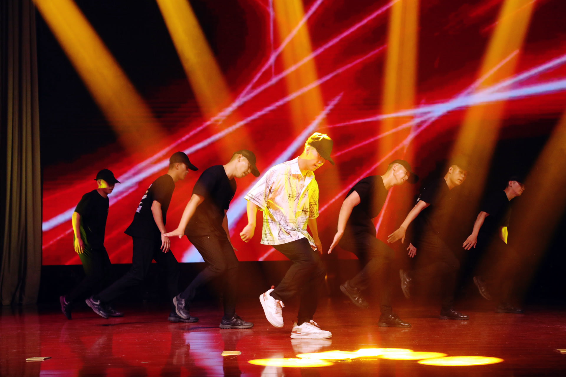 军营里的街舞大赛,不只是多了一点“兵味”
