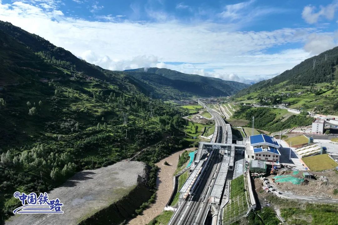 川青铁路镇江关至黄胜关段8月30日开通运营