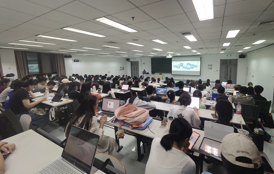 高校正在系统推进人工智能通识教育