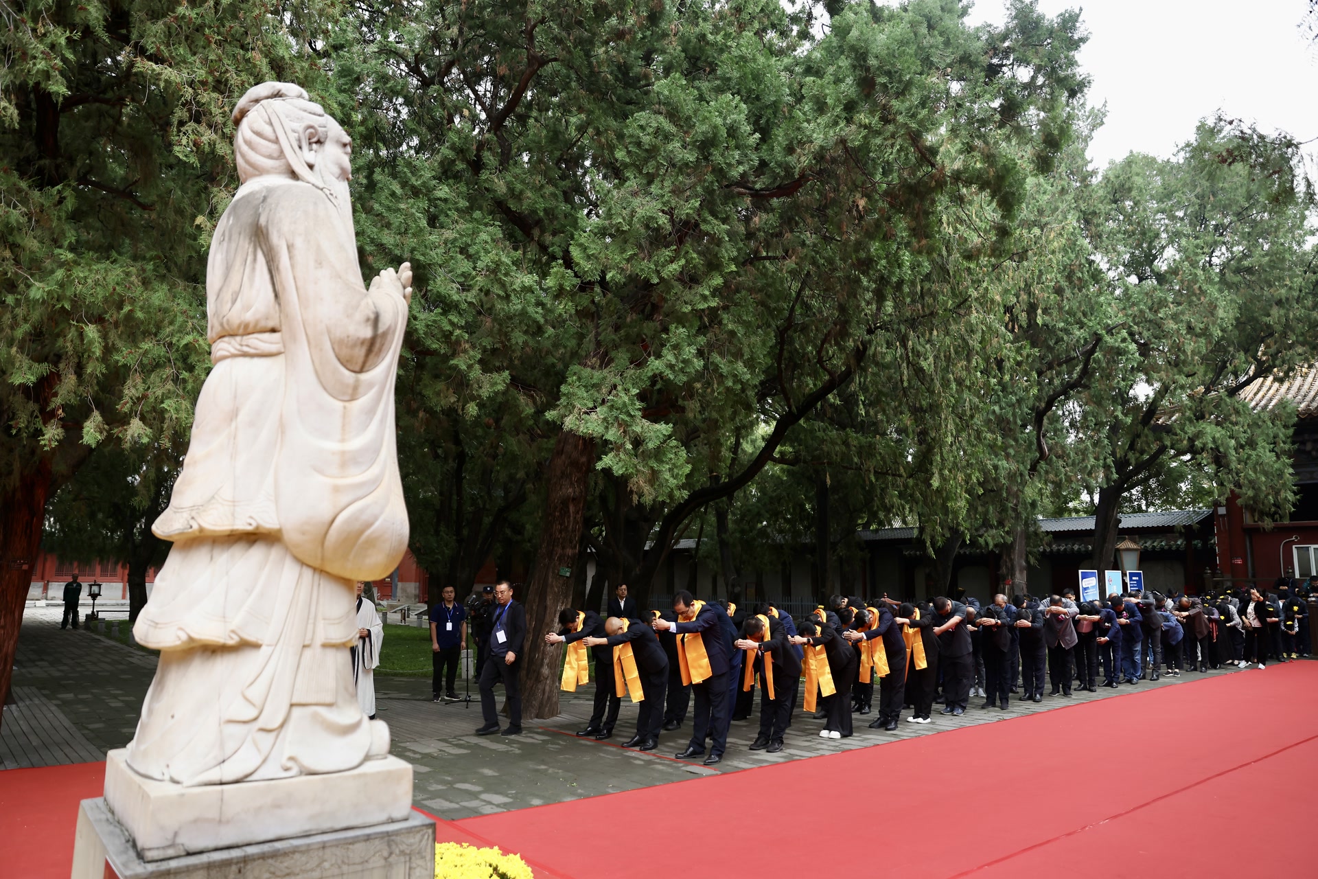 纪念孔子诞辰2575周年,北京孔庙今天举行祭孔大典