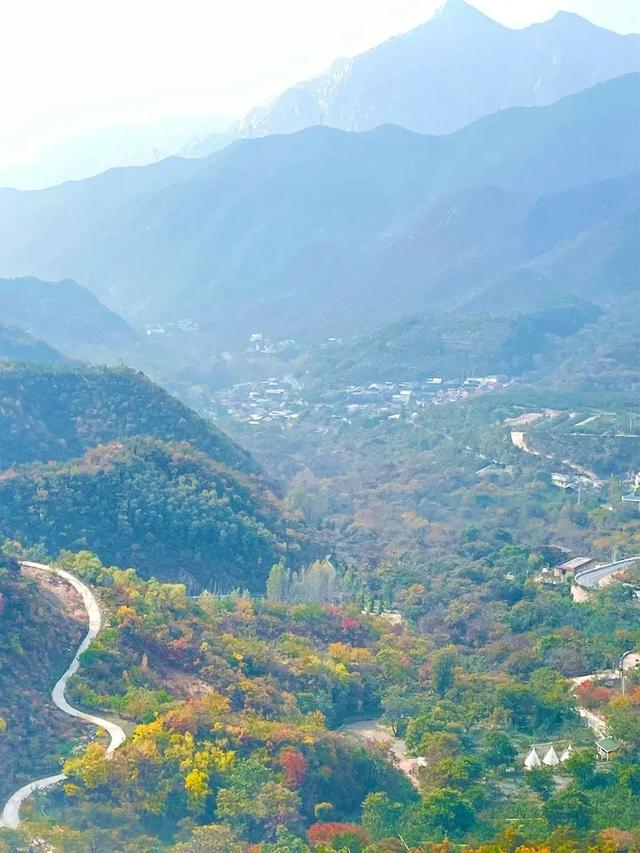 美翻！黄亦玫驰骋的京郊公路又迎“高光”时刻——