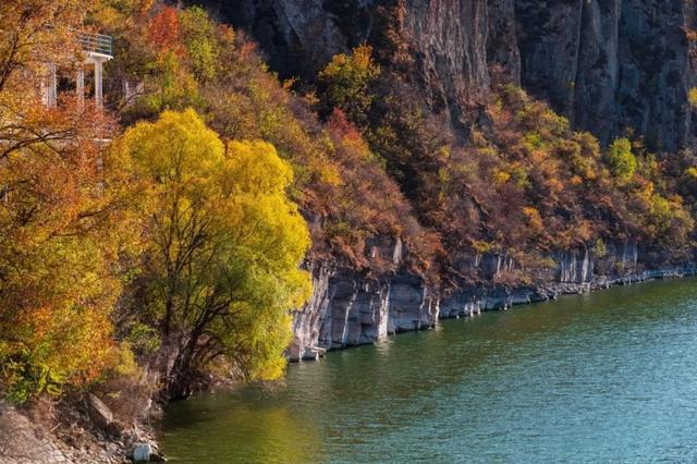 美翻！黄亦玫驰骋的京郊公路又迎“高光”时刻——