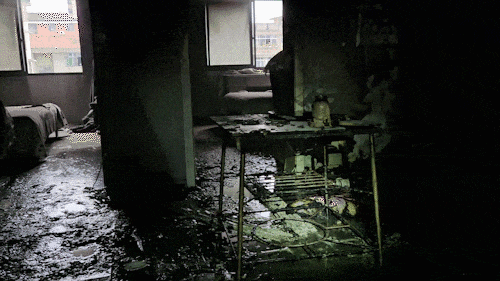 下楼取快递 家被烧毁！“罪魁祸首”是→