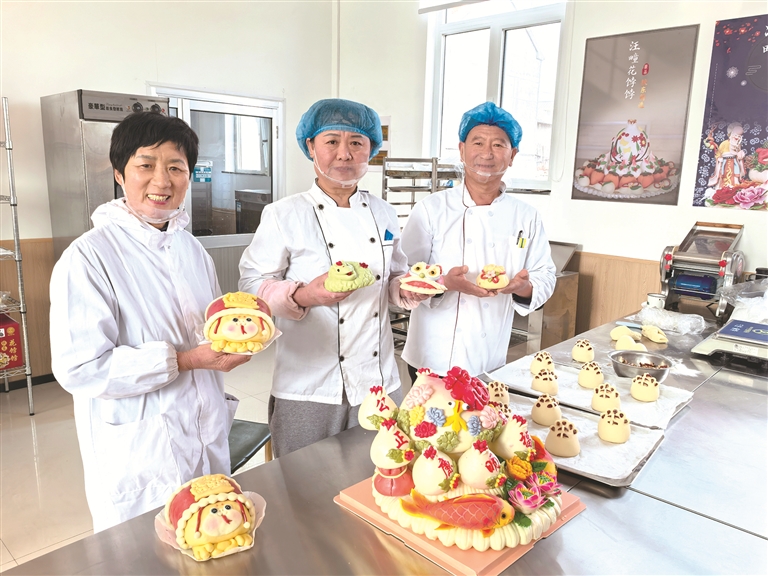 新春走基层丨“蒸蒸日上”花饽饽