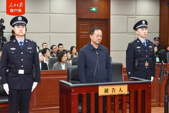 [今日推荐]微信玩炸金花房卡到哪购买”如何获取房卡教程