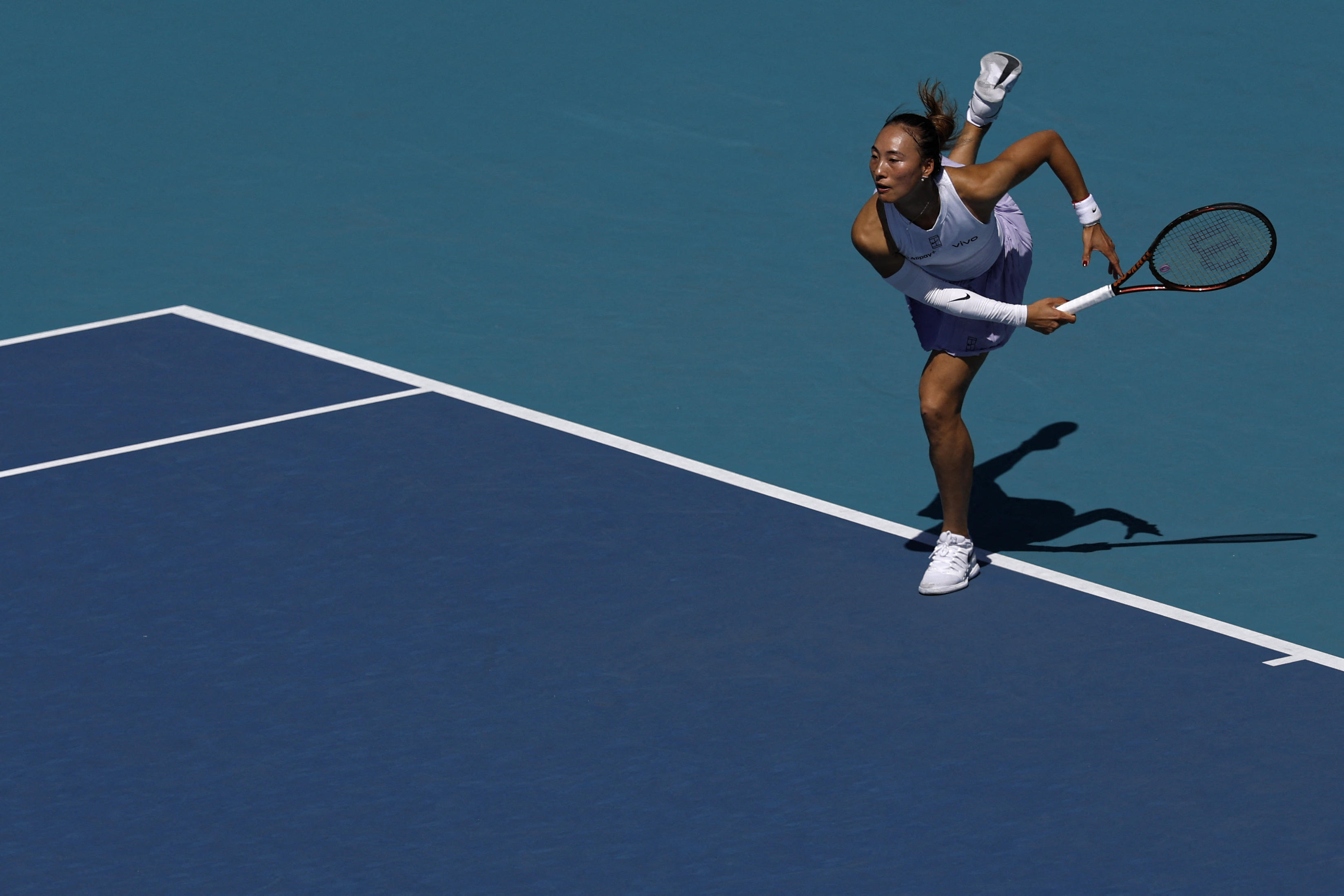 （体育）（1）网球——WTA1000迈阿密站：郑钦文晋级第三轮