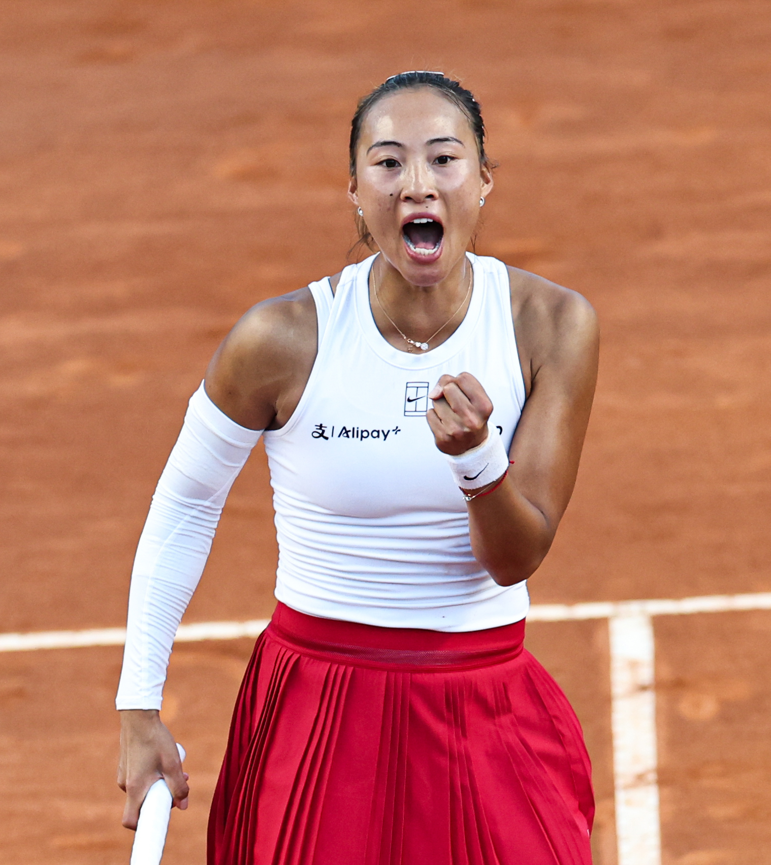 （体育）（4）网球——WTA1000罗马站：郑钦文晋级16强