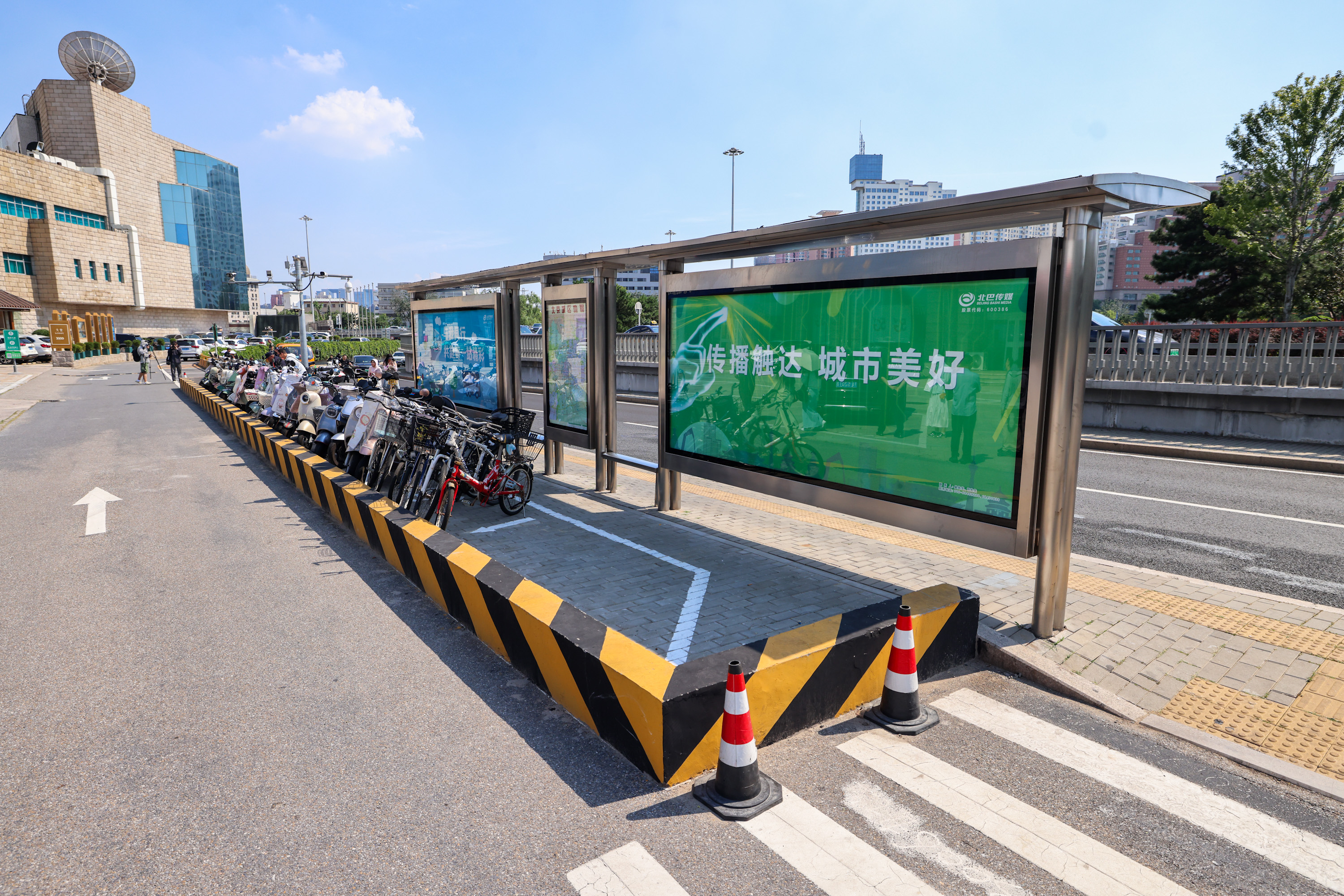 DW250718轨道交通接驳优化莲花桥站1