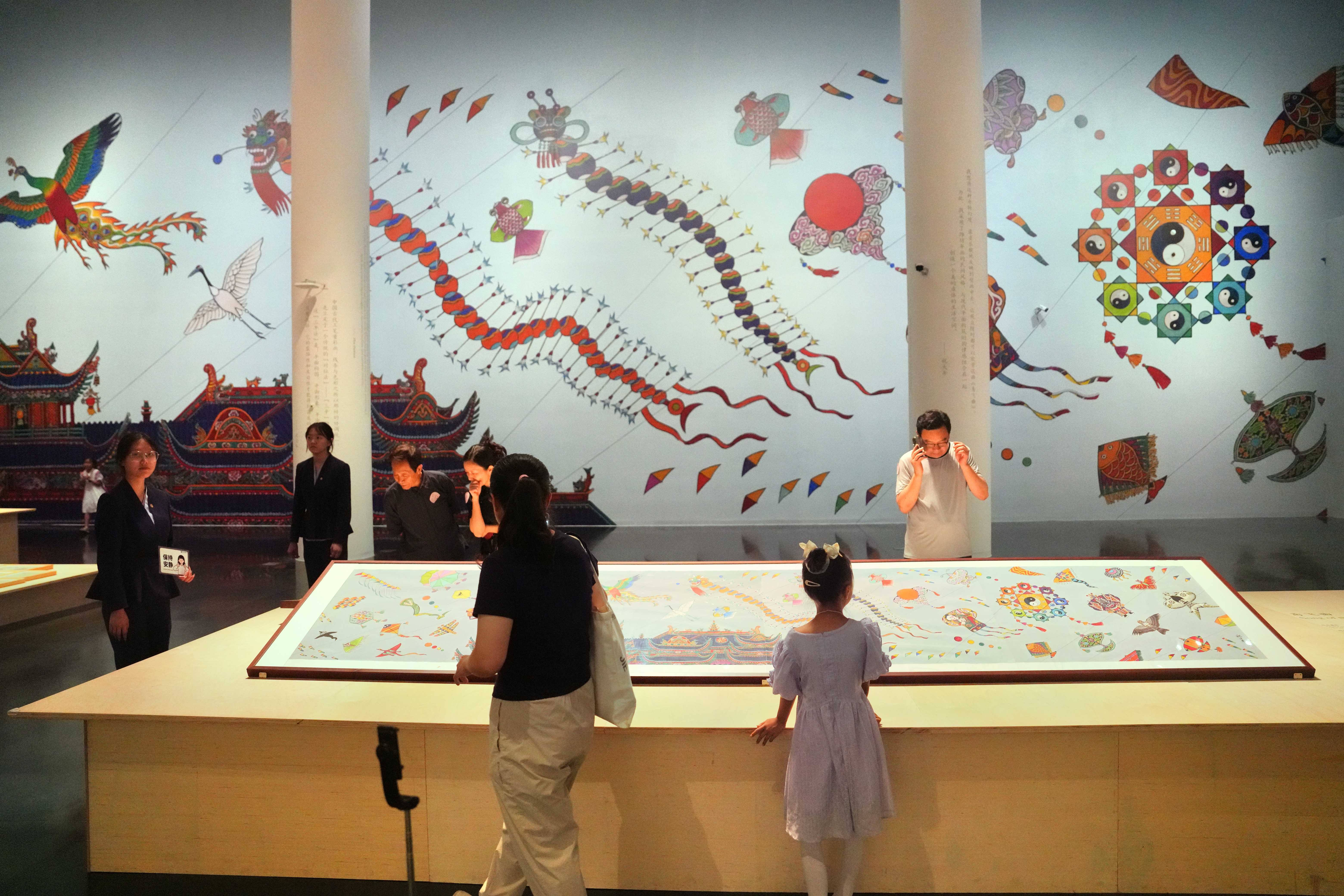 和冠欣250801-“祝大年的自然诗”展览开幕式在清华大学艺术博物馆举行3