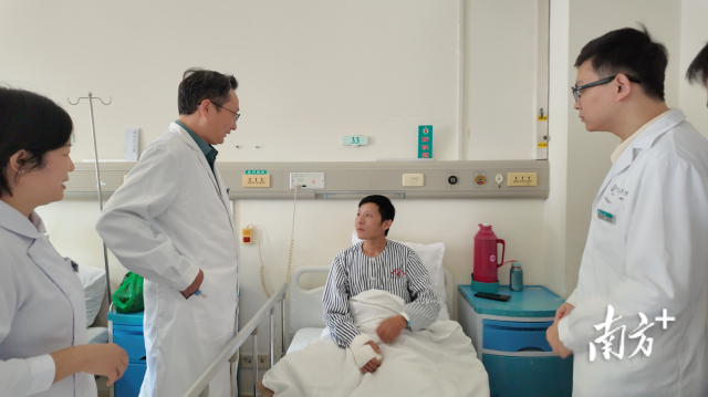 出院前的最后一次查房。&nbsp;