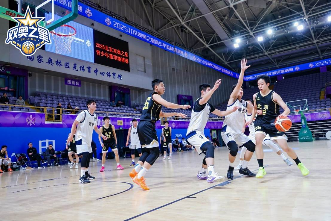 图片包含 建筑, 运动, 室内, 人

AI 生成的内容可能不正确。