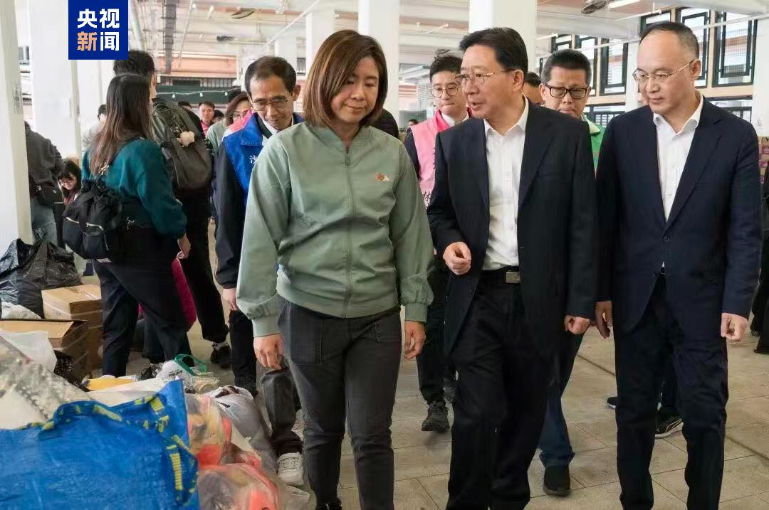 周霁农融探望慰问火灾伤者和受影响居民