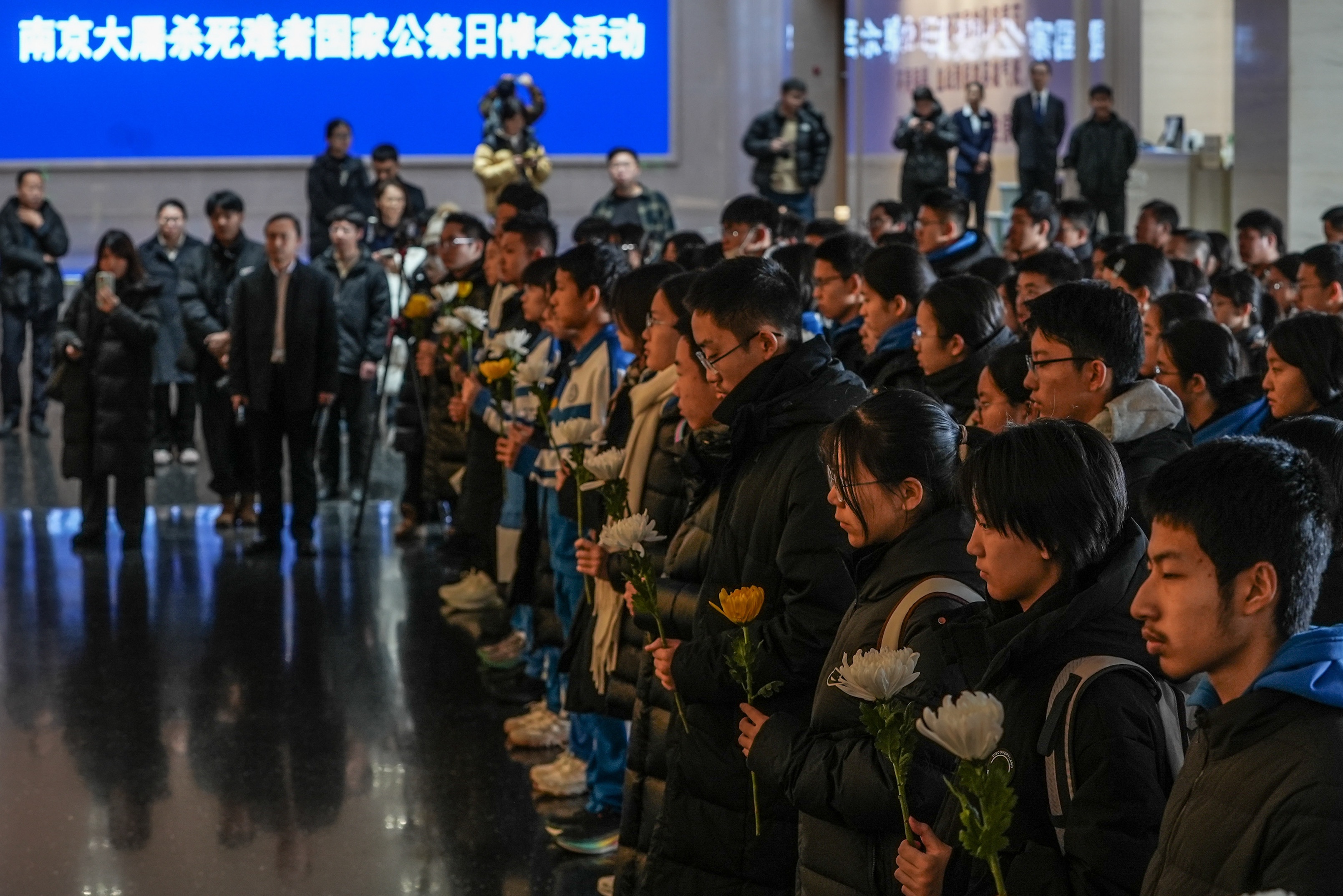 wyb251213-抗战馆大屠杀死难者悼念活动（牛伟坤）2