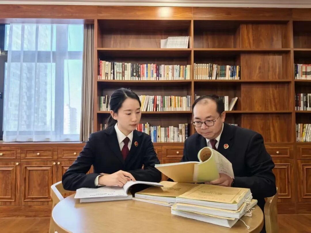 用5000元分仓软件撬动4.37亿元交易额，两人获刑！