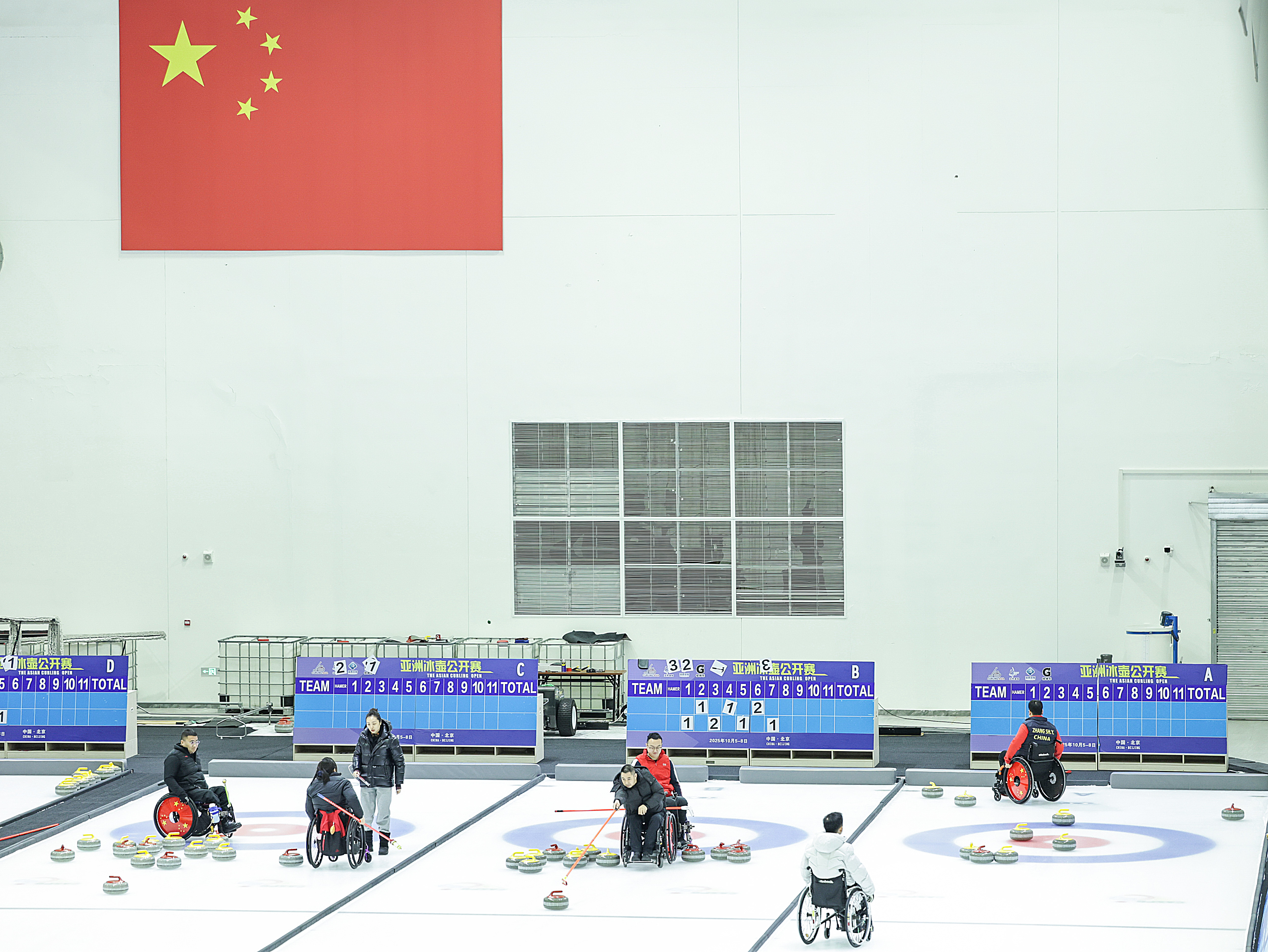 （体育）（1）中国轮椅冰壶队、残奥冰球队备战冬残奥会