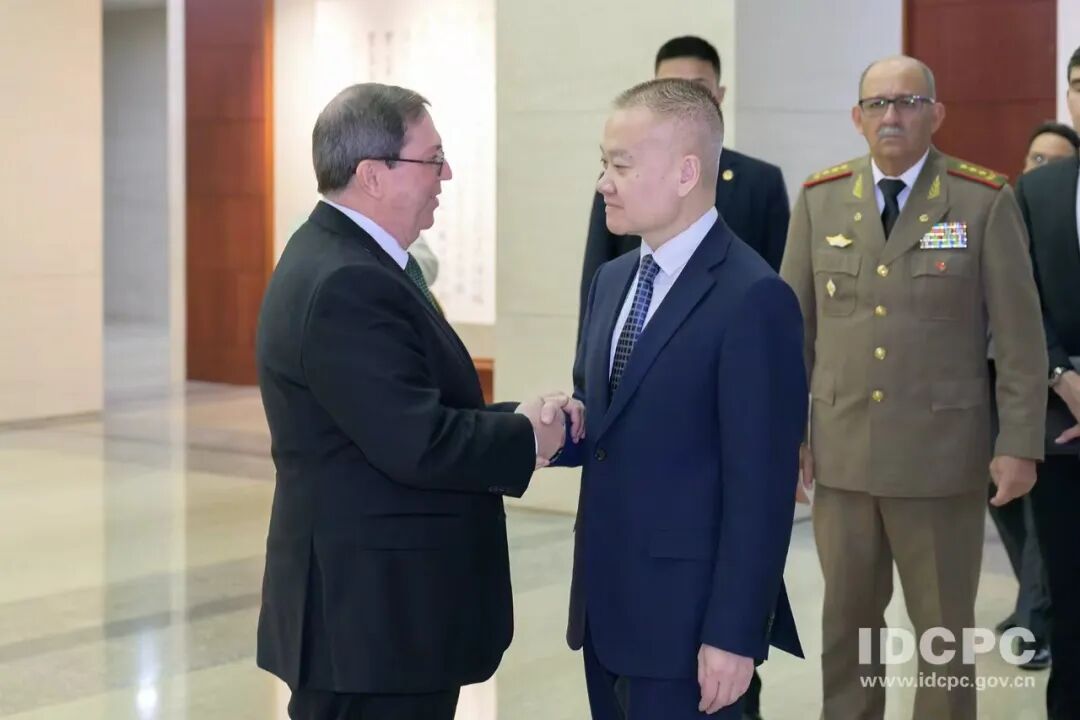 中联部部长刘海星会见古巴党和政府特使罗德里格斯