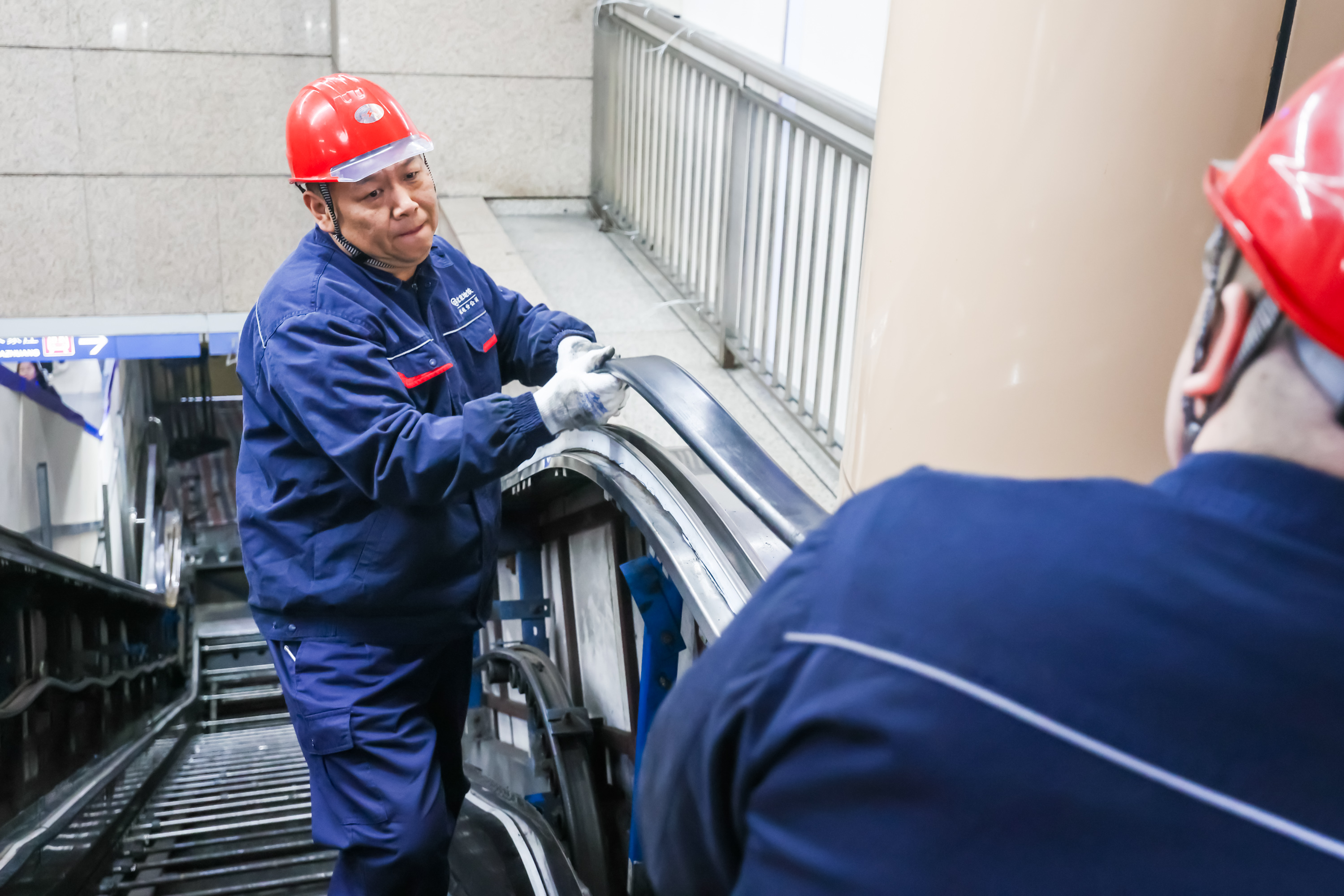 DW260219节日我在岗地铁电梯维修汪轶群1