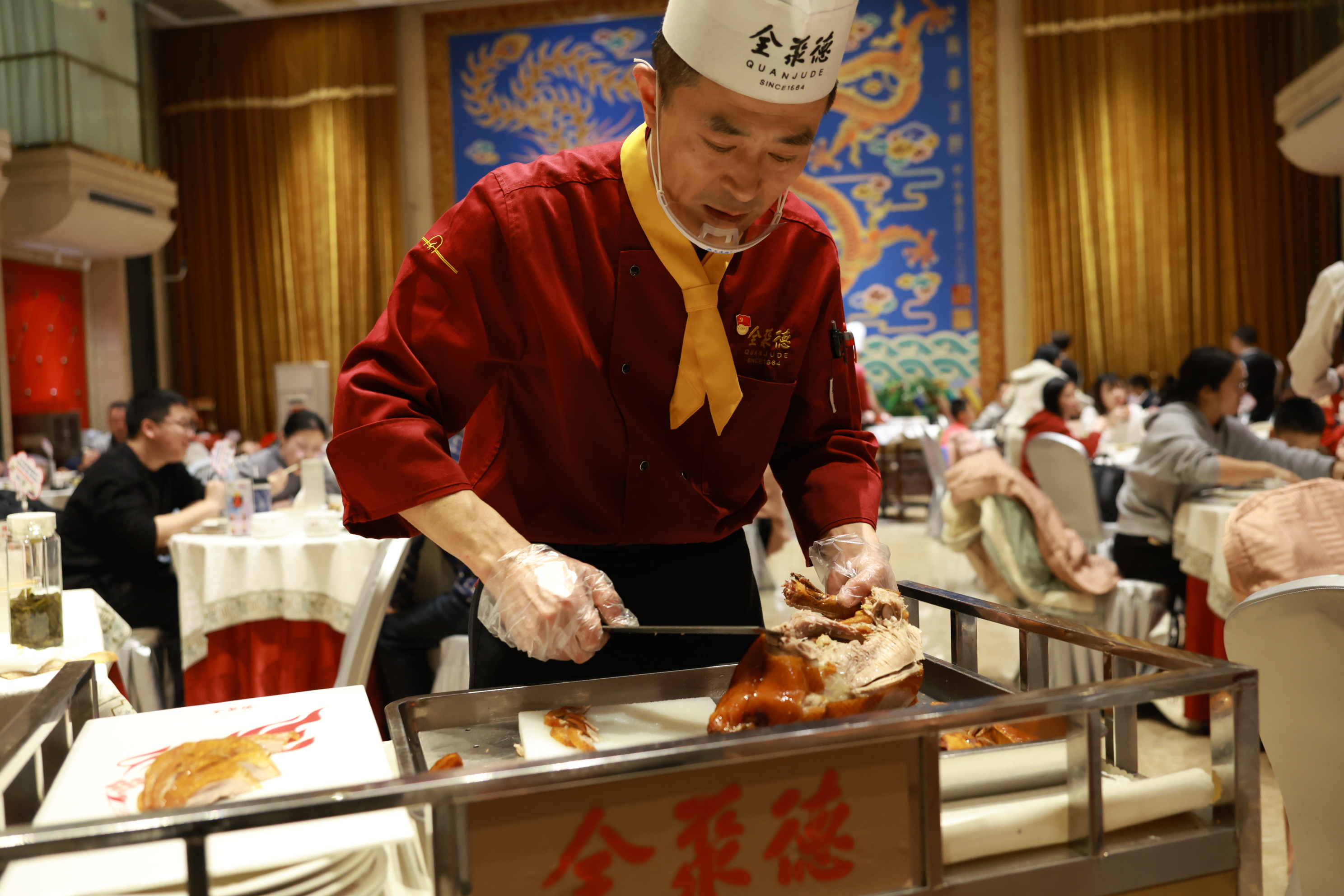 cym260219老字号节日不打烊2