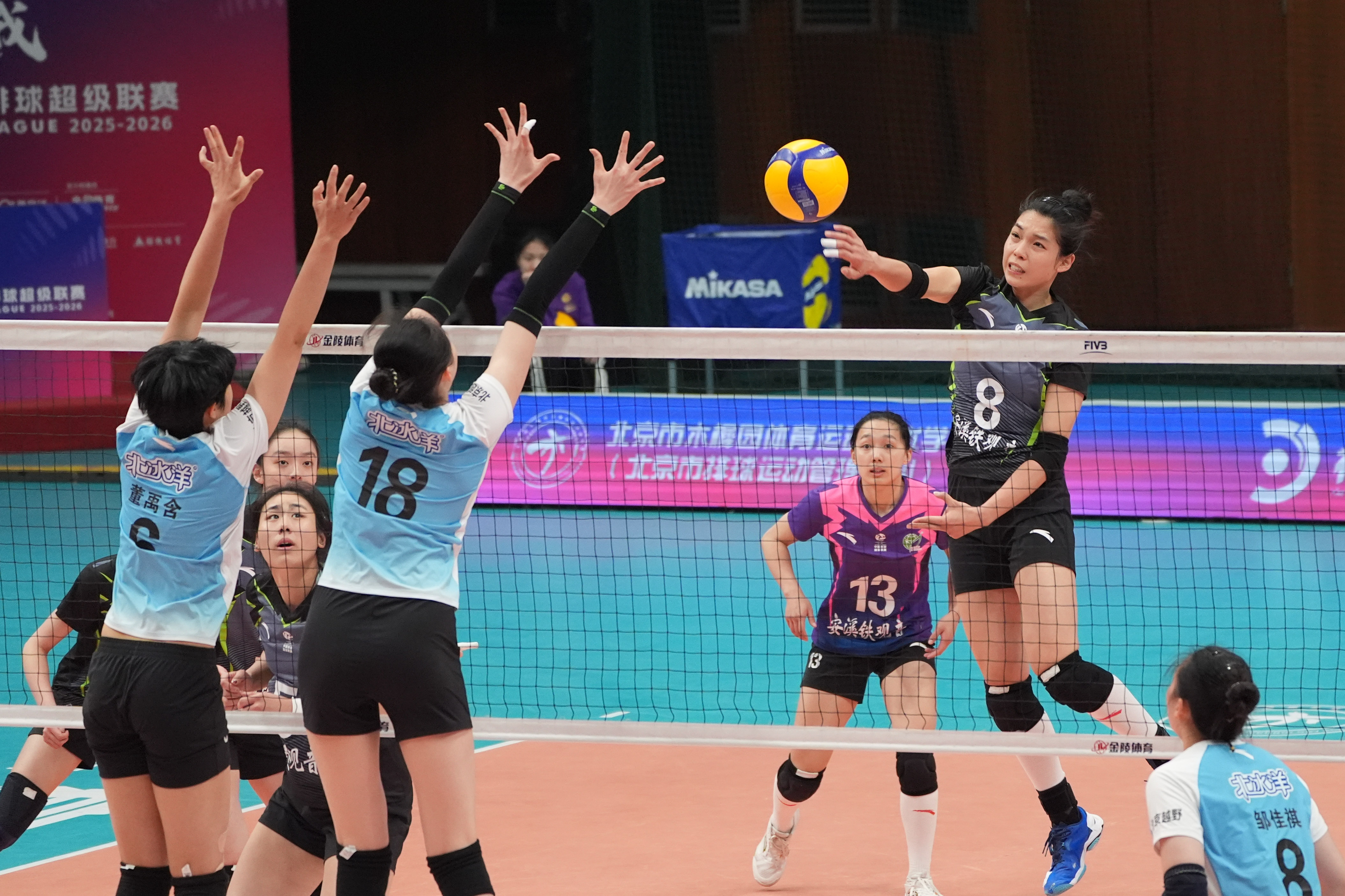 （体育）（5）排球——女排超级联赛总决赛交叉赛：北京北冰洋胜福建安溪铁观音