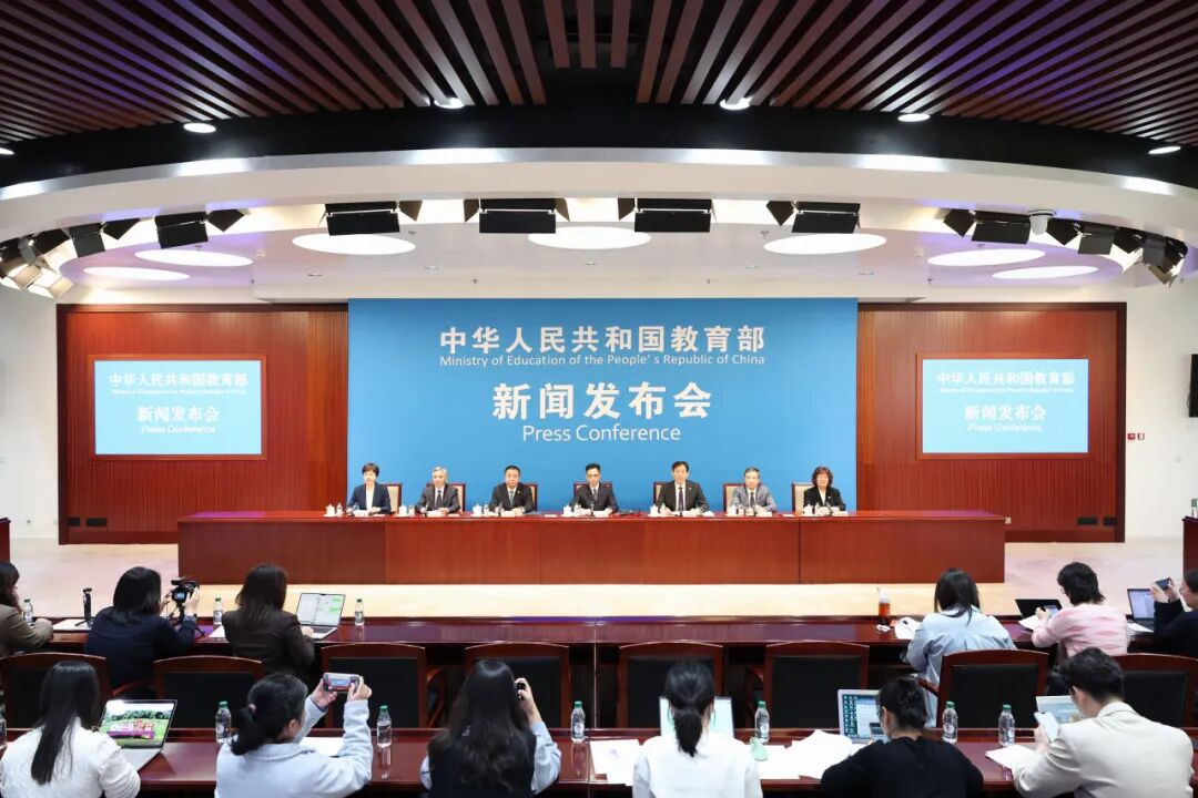 AI 都能写作业了，我们为什么还在查“AI率”？