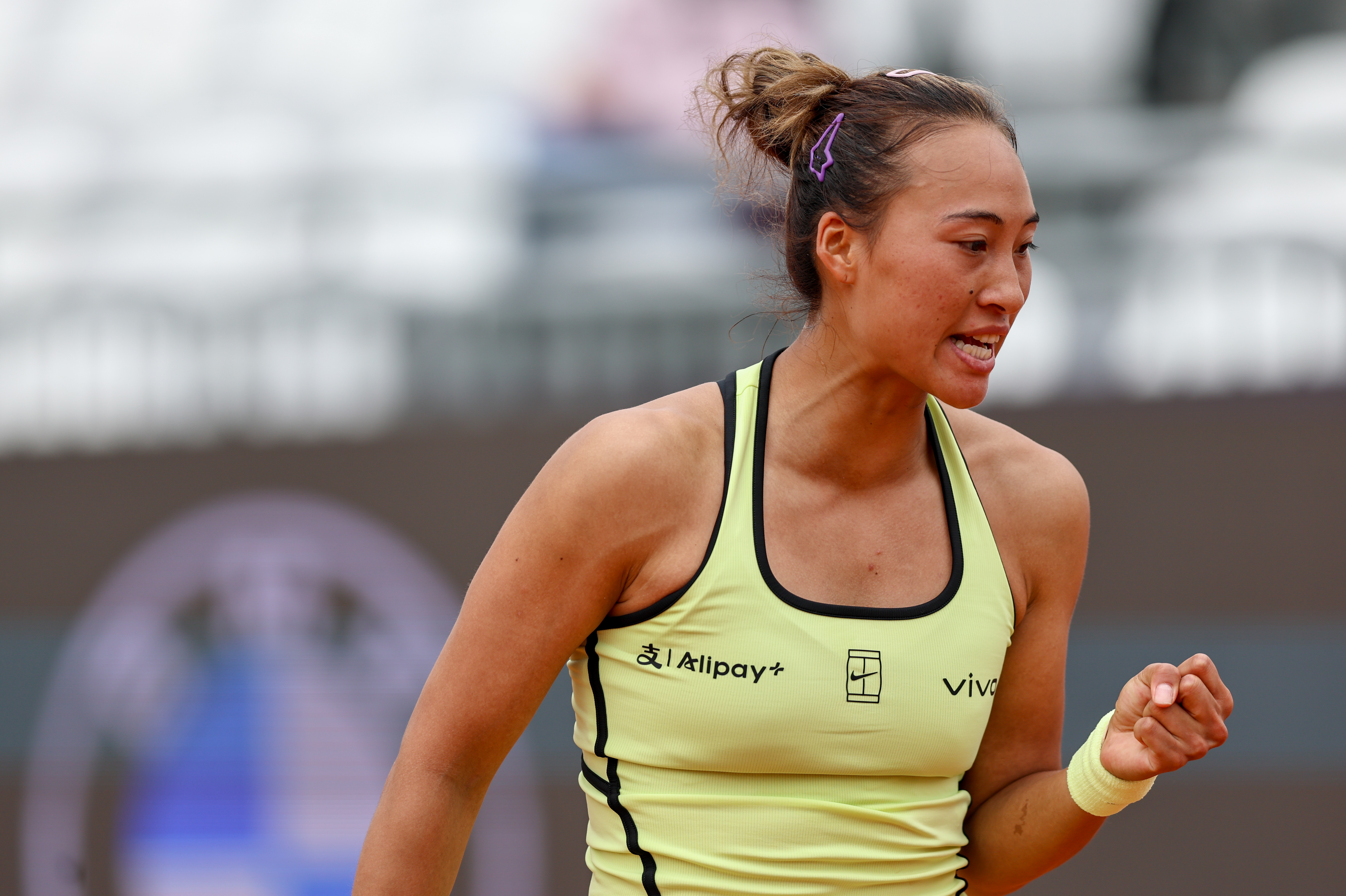 （体育）（4）网球——WTA1000罗马站：郑钦文首轮晋级