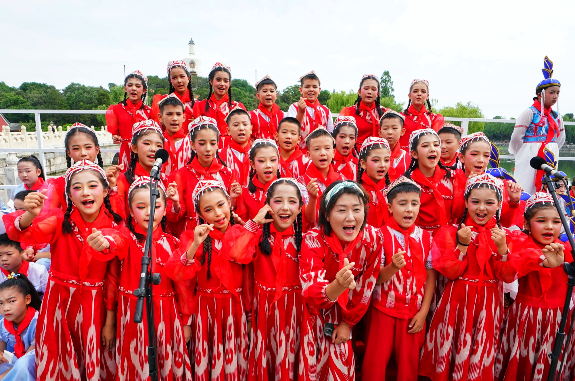 首都少年儿童庆六一 民族团结润童心12