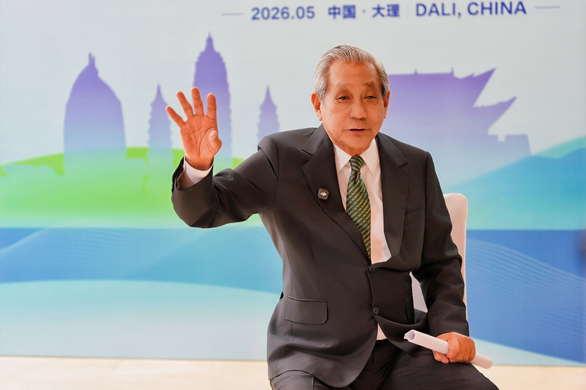 专访泰国前副总理披尼:大多数国家都认可中国的发展,对西方的话语陷阱不必理会