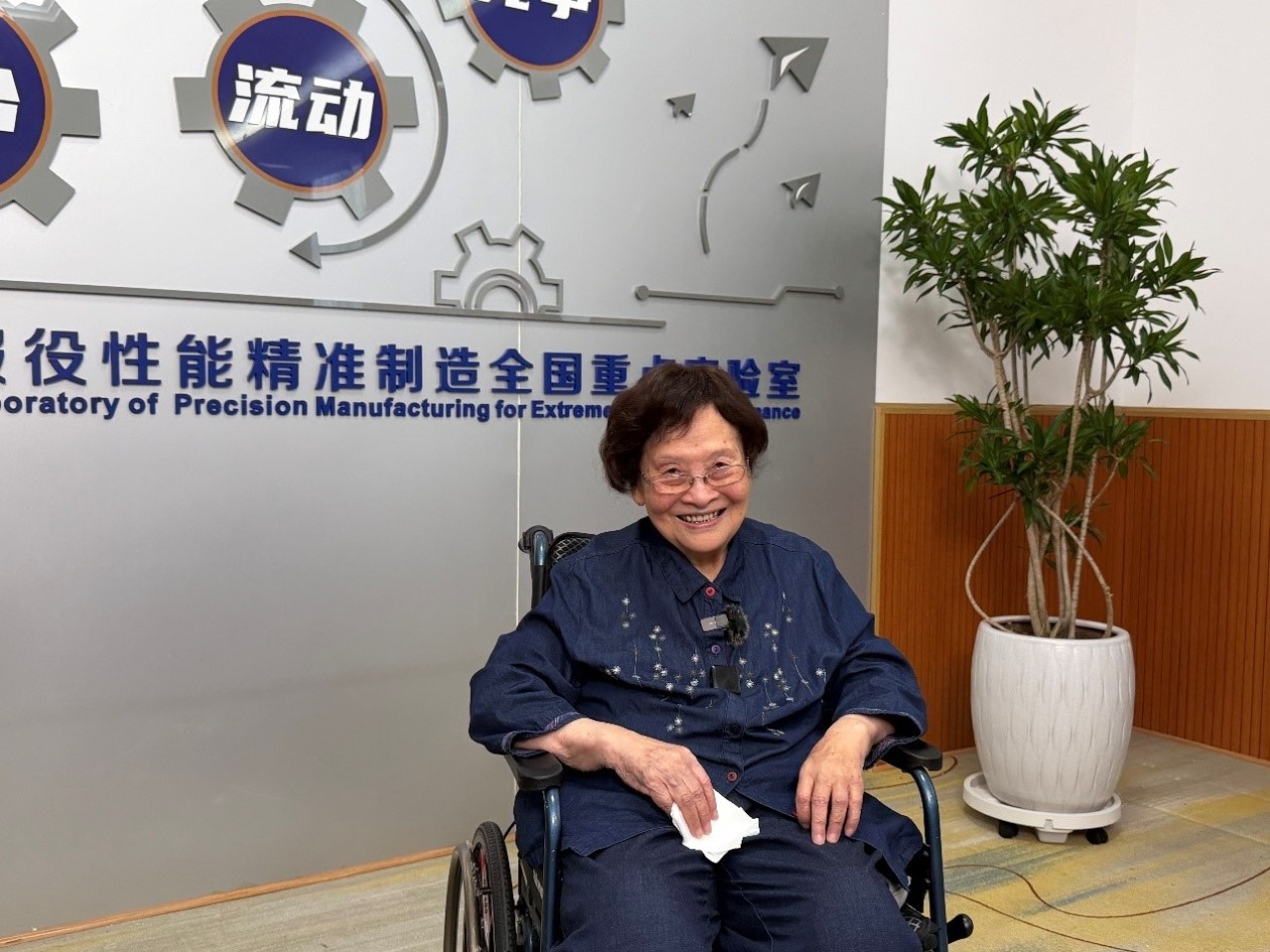 “七一勋章”获得者钟掘:一定要全力以赴让国家兴旺发达!