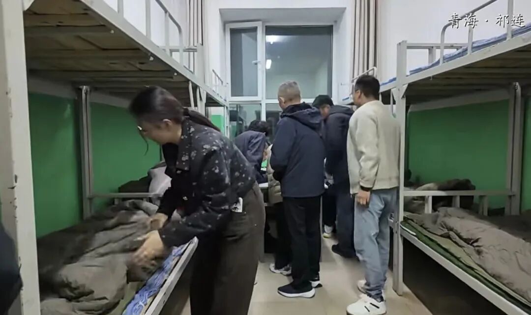 祁连县感谢学生，发放文创礼包展现地方关怀