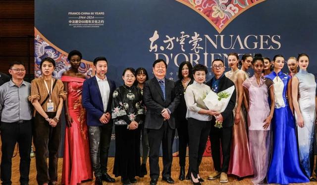 10套！闪耀巴黎！