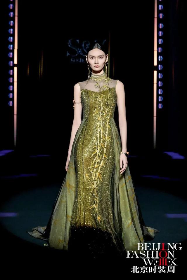 共赴时尚十年之约丨AW2025北京时装周盛大启幕