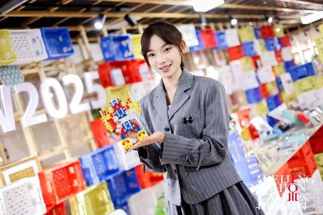 共赴时尚十年之约丨AW2025北京时装周盛大启幕