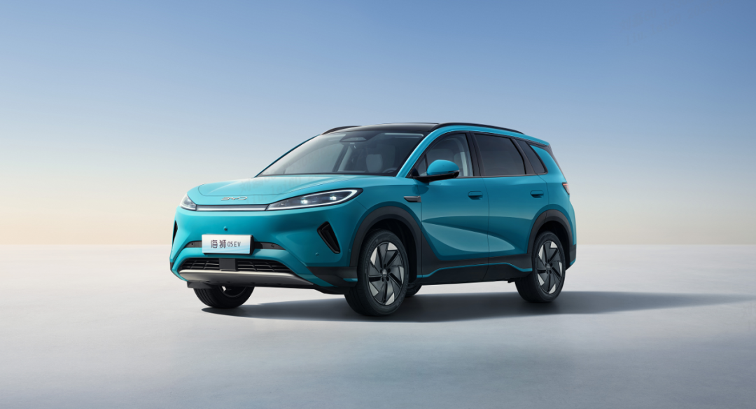 后五连杆独立悬架、后置后驱动力，比亚迪海狮05EV11.78万元起售