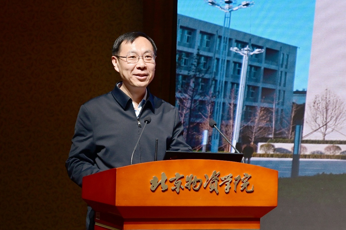 首都高校共研AI通识课教学创新