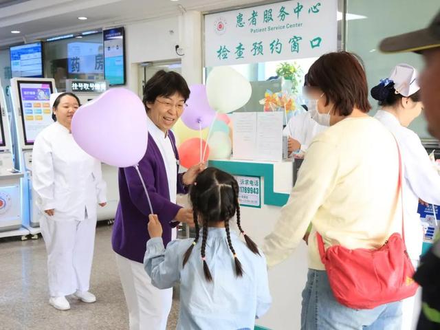 【汤医新闻】“守护成长，共筑未来”儿童义诊活动圆满举行