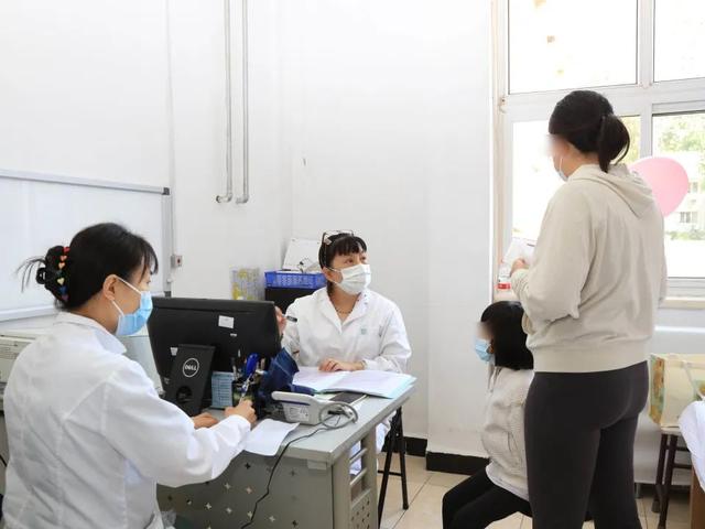 【汤医新闻】“守护成长，共筑未来”儿童义诊活动圆满举行