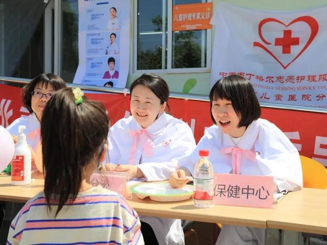 【汤医新闻】“守护成长，共筑未来”儿童义诊活动圆满举行