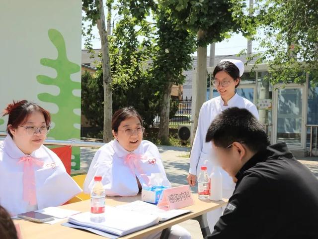 【汤医新闻】“守护成长，共筑未来”儿童义诊活动圆满举行
